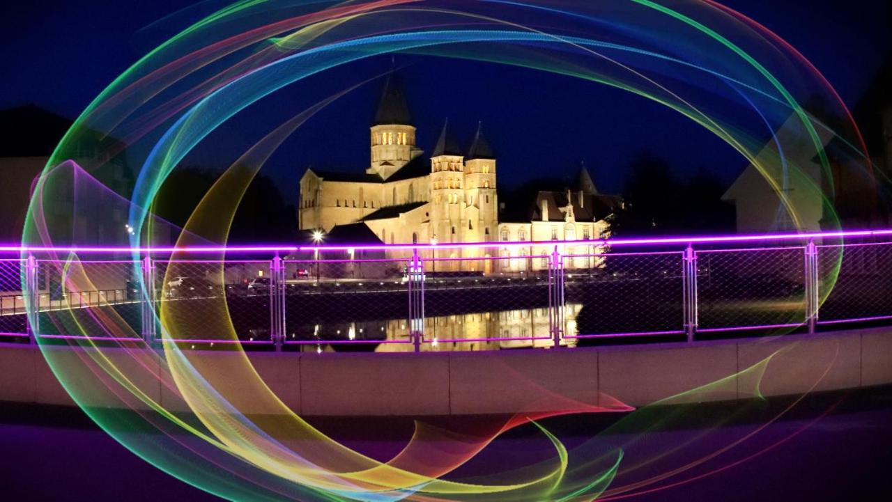 Hotel De La Basilique Paray-le-Monial Bagian luar foto