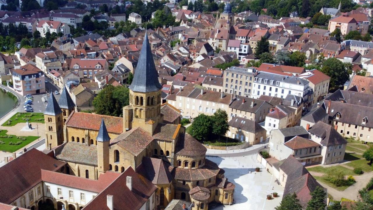 Hotel De La Basilique Paray-le-Monial Bagian luar foto